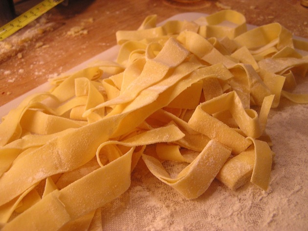 Image Source: http://www.thepauperedchef.com/images/2008/11/500/homemadetagliatelle01.jpg